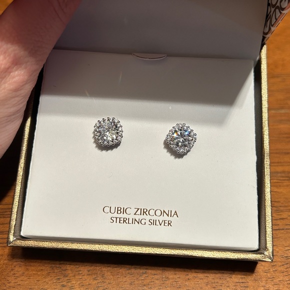 NWT Giani Bernini Cubic Zirconia Halo Stud Earrings in Sterling Silver - Picture 5 of 6